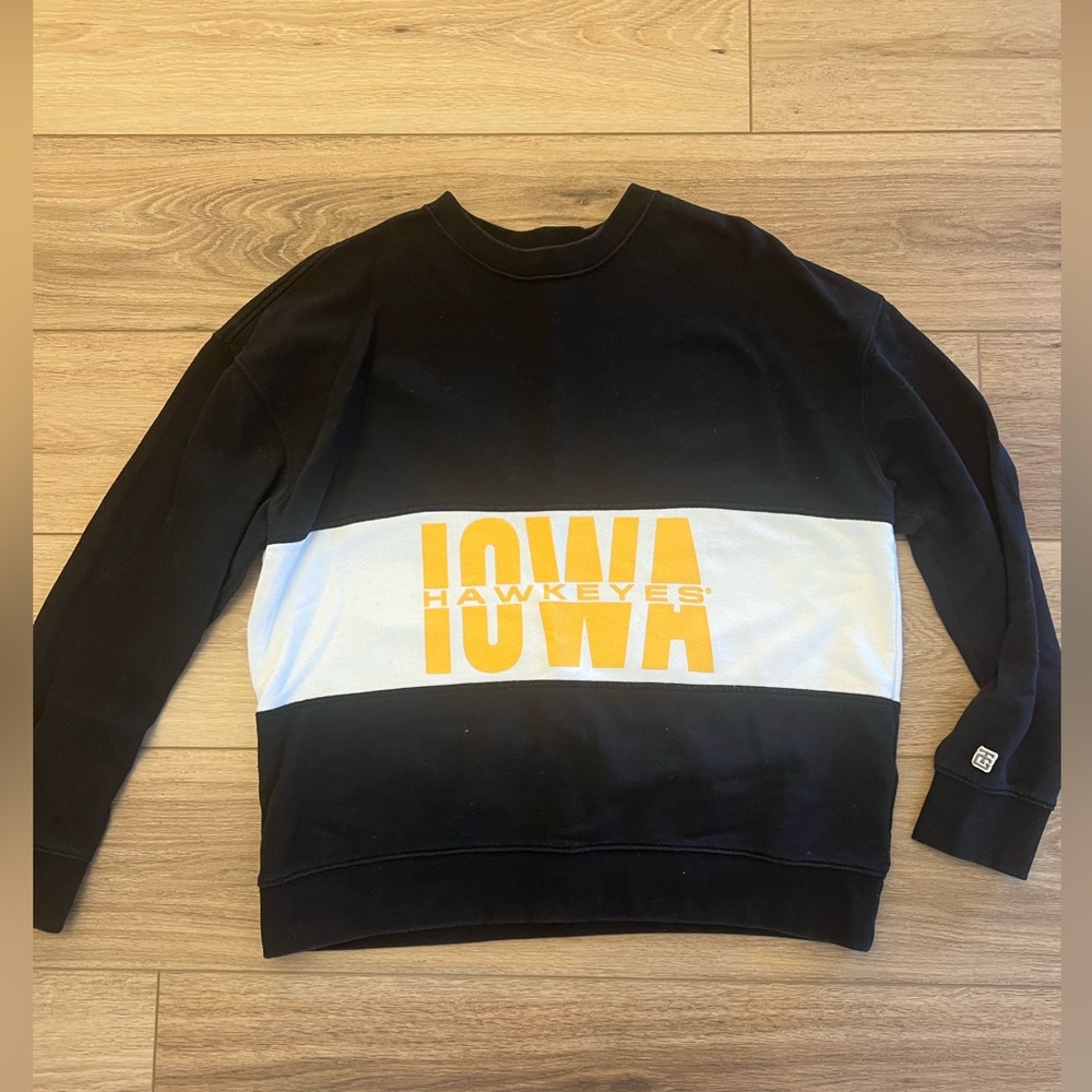 Iowa Hawkeyes Women’s Sweatshirt